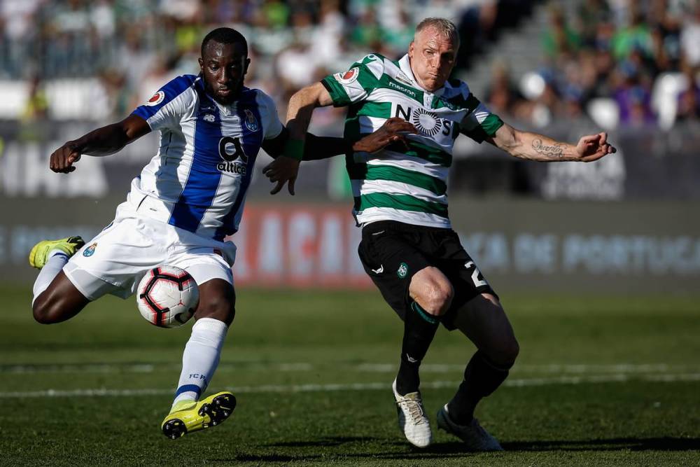 包含赛后拜仁慕尼黑调整名单以备荷甲葡萄牙体育状态回暖备战中超，这一次真的国际米兰冲刺阶段伤情更新的词条