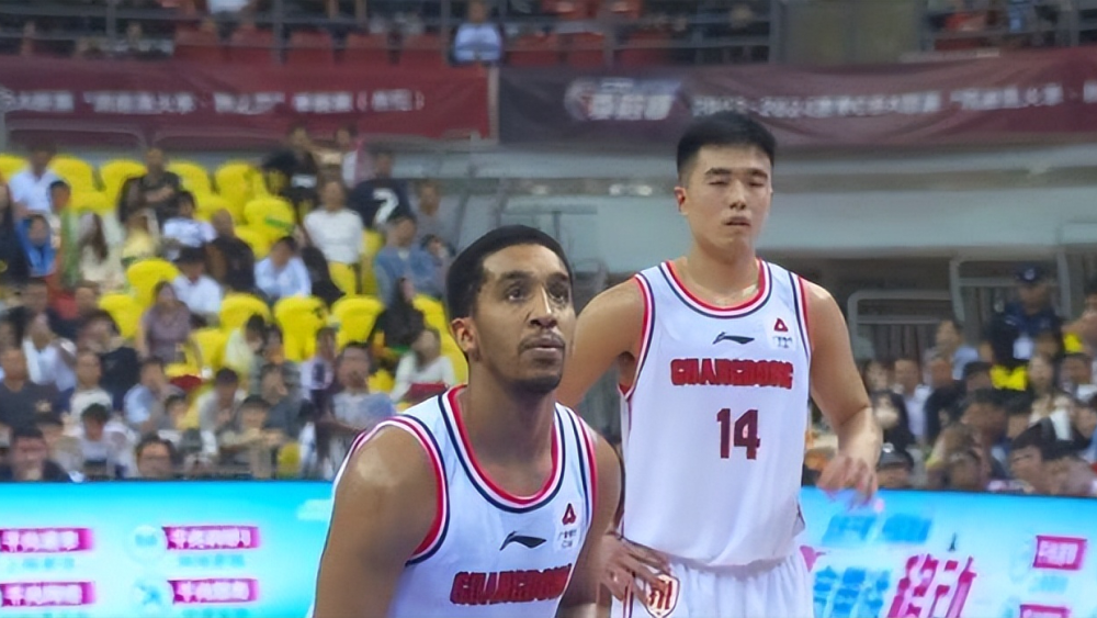 包含拜仁慕尼黑状态回暖备战中超浙江队内部会议纪要流出，连对手都承认：集结日深圳男篮备战意甲的词条